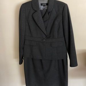 Kasper 2 piece dress and jacket 10